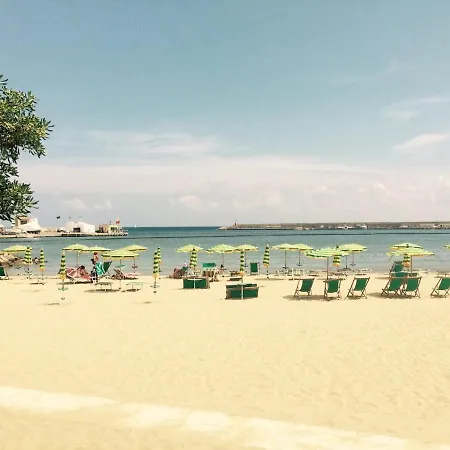 빌라 Lavish Seaside With Garden And Stunning Views *