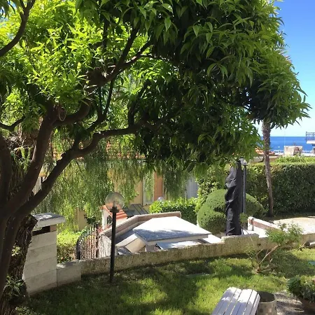 빌라 Lavish Seaside With Garden And Stunning Views *