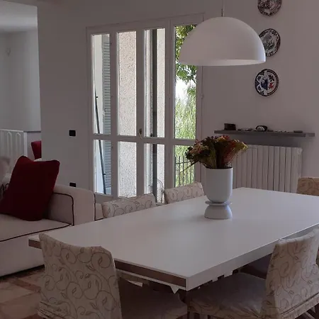 Vila Lavish Seaside With Garden And Stunning Views *