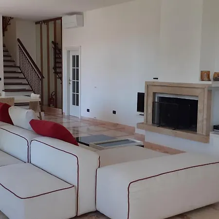 Vila Lavish Seaside With Garden And Stunning Views *