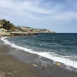 Villa Lavish Seaside With Garden And Stunning Views