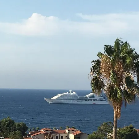 Lavish Seaside With Garden And Stunning Views Вилла