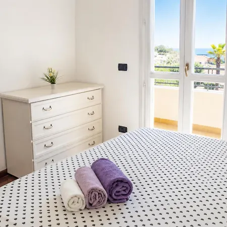 Villa Lavish Seaside With Garden And Stunning Views